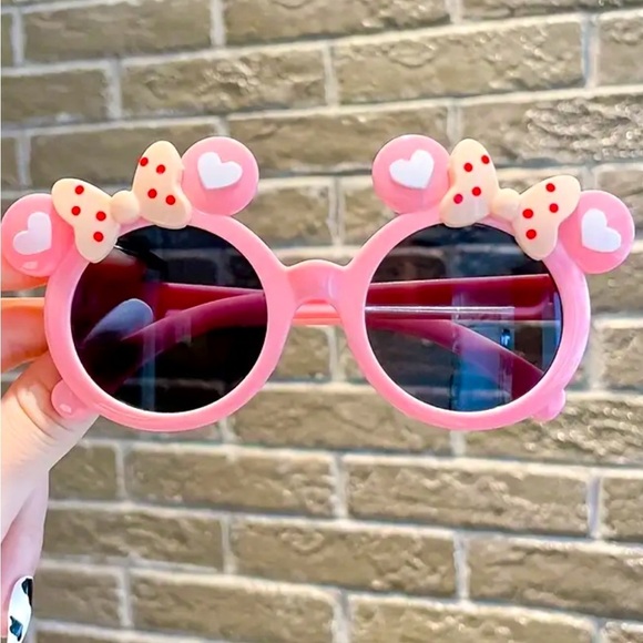 MINNIE MOUSE SUNGLASSES FOR GIRLS COLOR PINK NEW - Picture 2 of 4